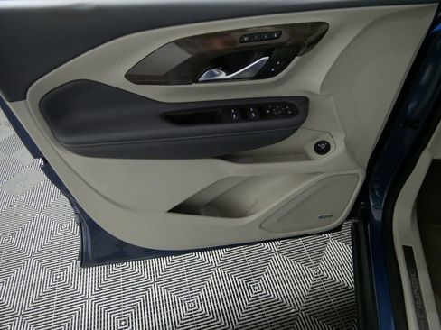 Used 2024 GMC Terrain Denali w/ Denali Premium Package image 13