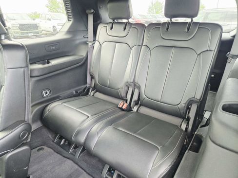 Used 2024 Jeep Grand Cherokee L Limited w/ Black Appearance Package image 14