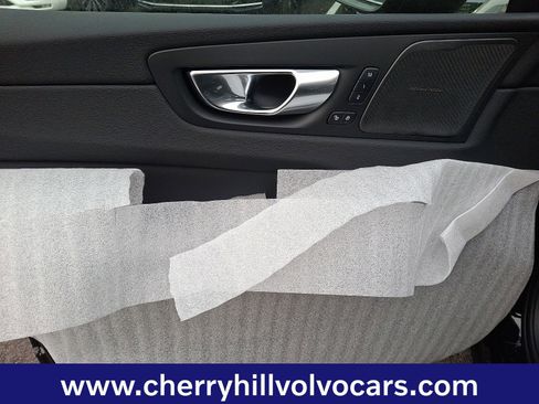 New 2026 Volvo XC60 T8 Ultra w/ Protection Package Premier image 9