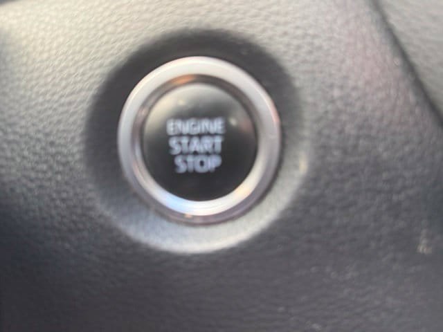 Used 2021 Toyota Corolla SE w/ SE Preferred Package FWD image 16