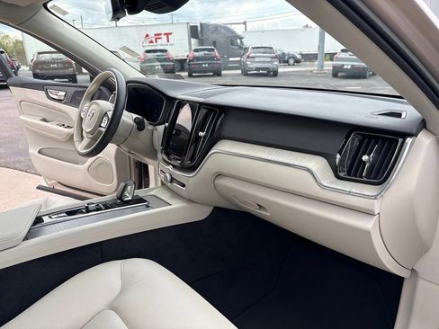 Certified 2023 Volvo XC60 B5 Plus w/ Climate Package AWD/4WD image 38