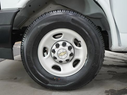 Used 2023 Chevrolet Express 3500 LS RWD image 27