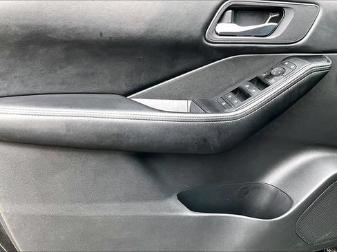 Used 2024 Nissan Rogue SV FWD image 21