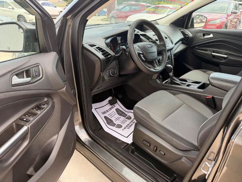 Used 2017 Ford Escape SE AWD/4WD image 5
