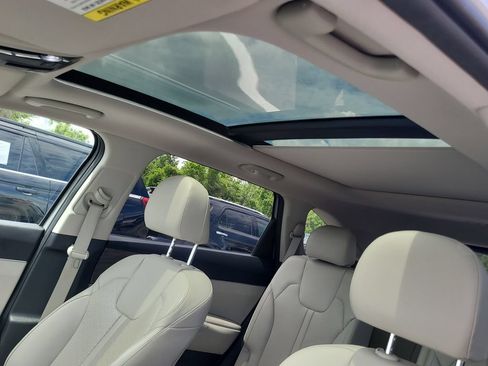 Used 2022 Kia Sorento EX w/ Panoramic Sunroof Package FWD image 20