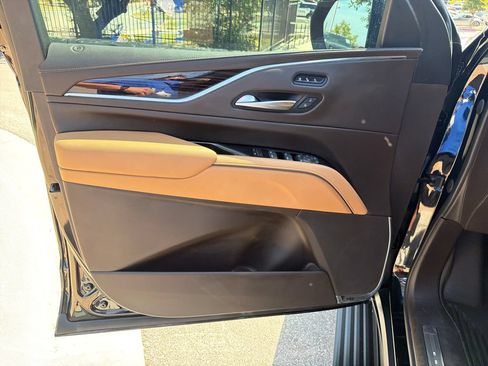 Used 2023 Cadillac Escalade ESV Sport w/ LPO, ONYX Package AWD/4WD image 21