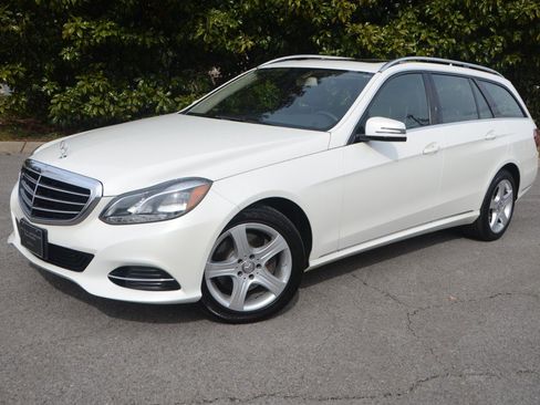 Used 2014 Mercedes-Benz E 350 4MATIC Wagon image 5
