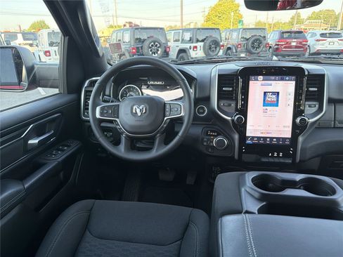 Used 2025 RAM 1500 Big Horn AWD/4WD image 21