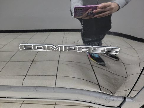 Used 2023 Jeep Compass Latitude AWD/4WD image 21