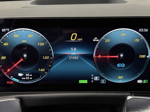 Certified 2023 Mercedes-Benz EQB 300 4MATIC image 31