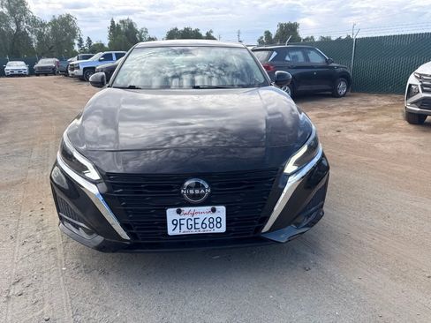 Used 2023 Nissan Altima 2.5 SV FWD image 2