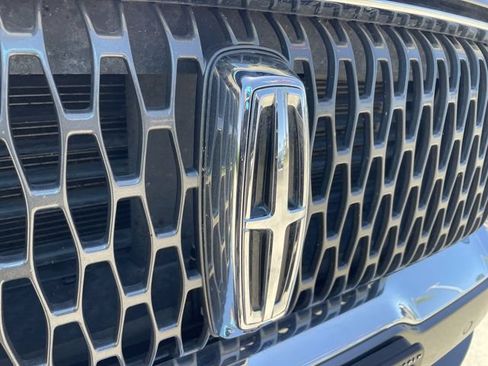 Used 2022 Lincoln Corsair Reserve w/ Luxury Package FWD image 32