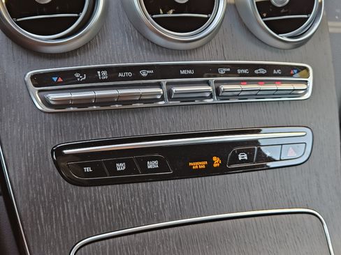Used 2022 Mercedes-Benz GLC 300 4MATIC Coupe image 19
