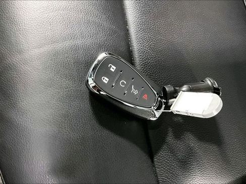 Used 2023 Chevrolet Traverse LT w/ LT Premium Package image 33