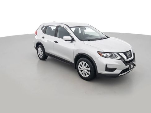 Used 2017 Nissan Rogue S image 3