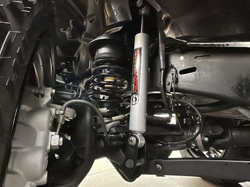 Used 2024 Jeep Gladiator Willys image 16