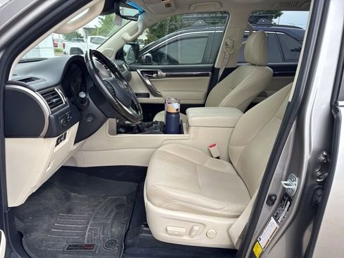 Used 2020 Lexus GX 460 Premium w/ Premium Package AWD/4WD image 5