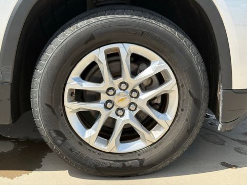 Used 2020 Chevrolet Traverse LS image 9