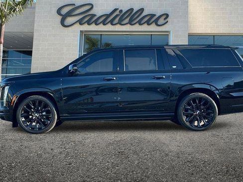Certified 2026 Cadillac Escalade ESV Platinum Sport w/ LPO, ONYX Package AWD/4WD image 6