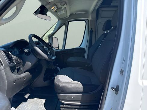 Used 2022 RAM ProMaster 2500 FWD image 9