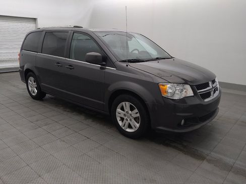 Used 2019 Dodge Grand Caravan SXT FWD image 11