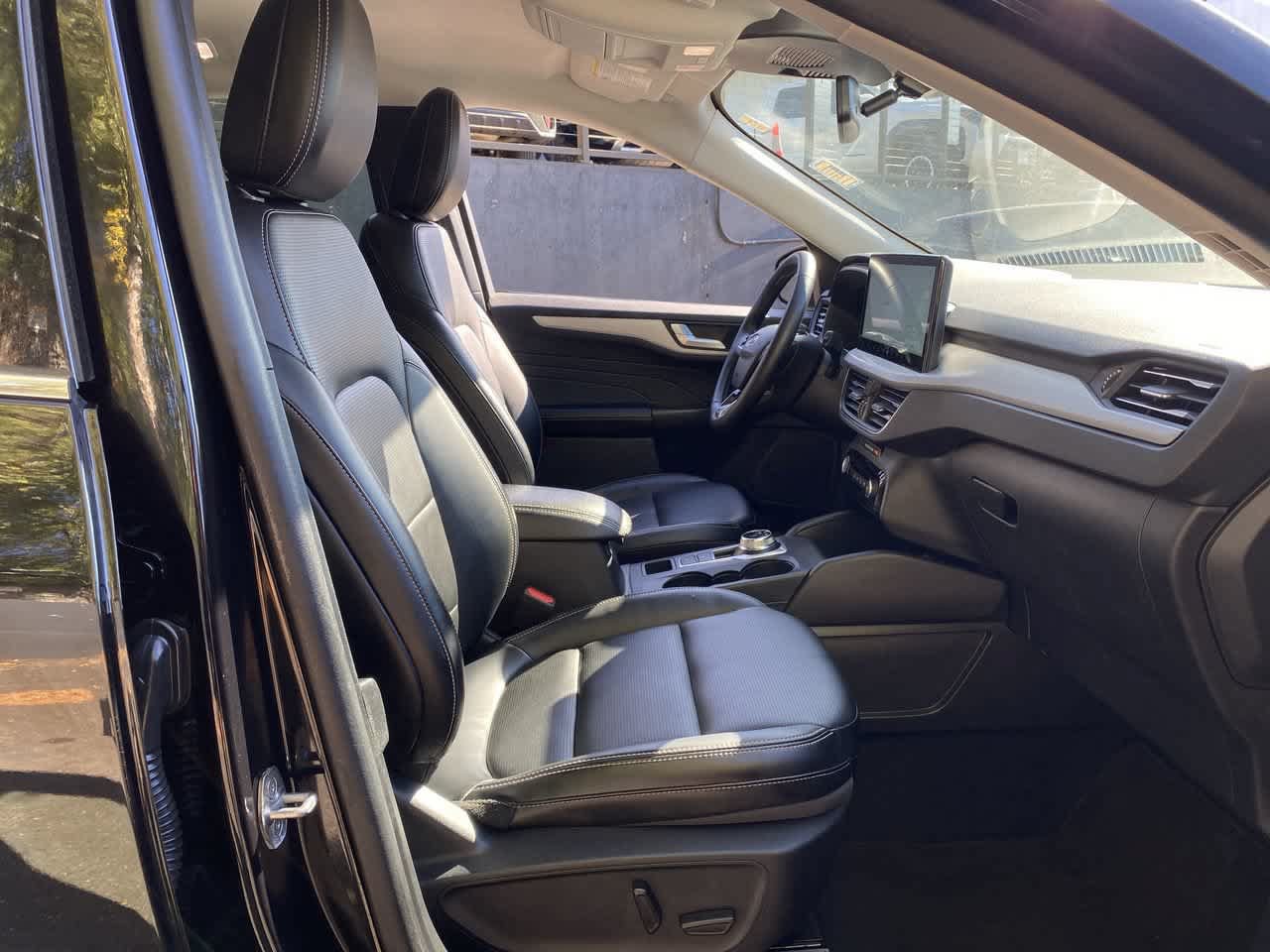 Used 2025 Ford Escape Platinum AWD/4WD image 18