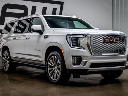 Used 2021 GMC Yukon XL Denali w/ Denali Ultimate Package image 26