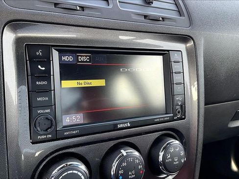 Used 2013 Dodge Challenger SXT image 21