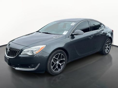 Used 2017 Buick Regal Sport Touring FWD image 7