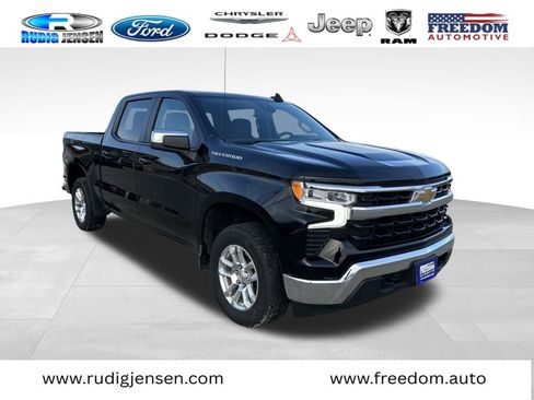 Used 2024 Chevrolet Silverado 1500 LT image 3