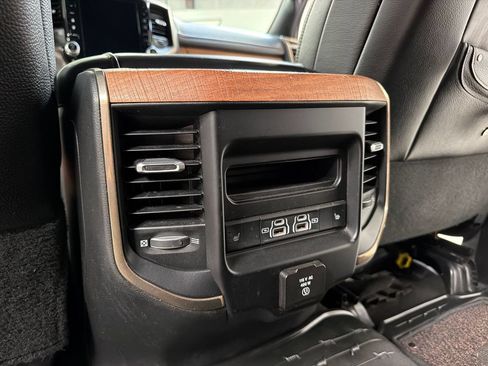 Used 2022 RAM 3500 Limited AWD/4WD image 37