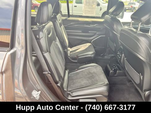 Used 2022 Jeep Grand Cherokee L Laredo AWD/4WD image 17
