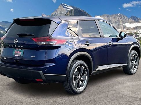 Used 2025 Nissan Rogue SV AWD/4WD image 2