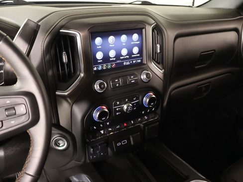 Used 2022 GMC Sierra 2500 AT4 w/ AT4 Preferred Package AWD/4WD image 5