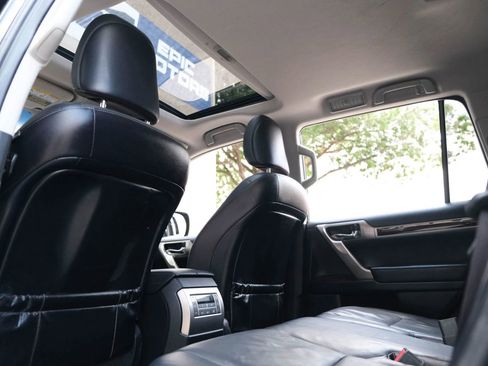 Used 2017 Lexus GX 460 image 25