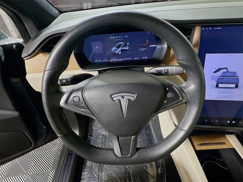 Used 2020 Tesla Model X Long Range image 11