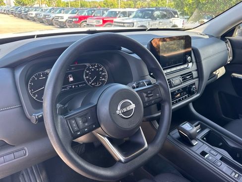 Used 2023 Nissan Pathfinder S FWD image 9