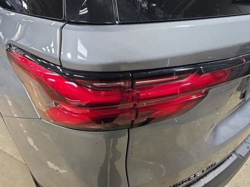 Used 2023 Chevrolet Traverse RS w/ LPO, Floor Liner Package image 38