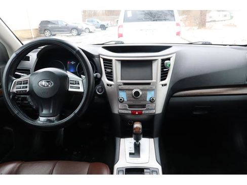 Used 2013 Subaru Outback 3.6R Limited w/ Special Appearance Pkg image 8