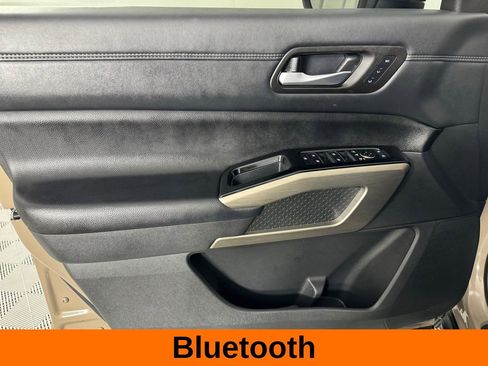 Used 2024 Nissan Pathfinder Platinum image 10