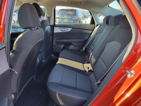 Used 2023 Kia Forte LXS w/ LXS Technology Package image 11