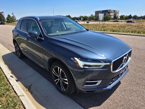 Used 2019 Volvo XC60 T8 Momentum w/ Advanced Package AWD/4WD image 7