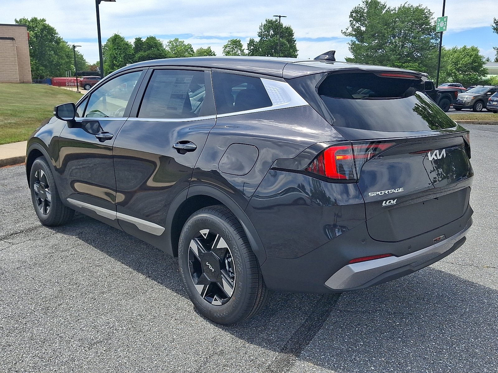 New 2026 Kia Sportage LX w/ LX Convenience Package AWD/4WD image 4