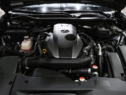 Used 2016 Lexus RC 200t image 40