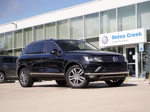 Used 2016 Volkswagen Touareg Sport AWD/4WD image 1