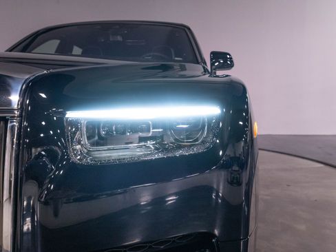 Used 2024 Rolls-Royce Phantom Sedan w/ The Phantom Package RWD image 61
