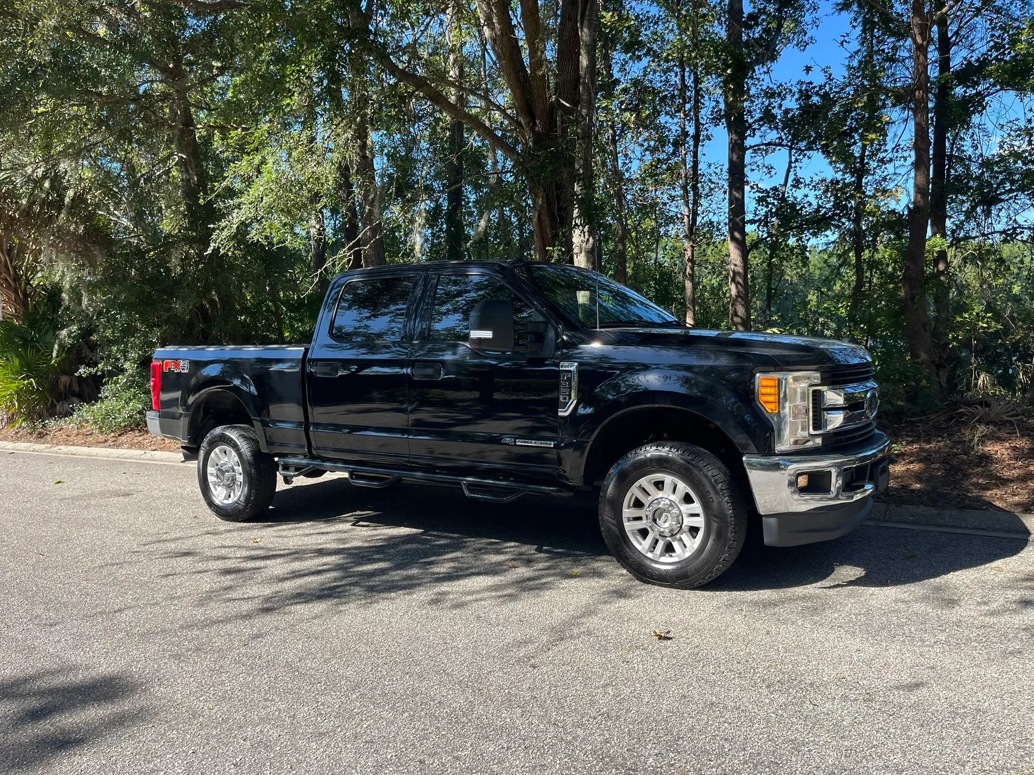 Used 2017 Ford F350 XLT w/ XLT Value Package AWD/4WD image 6