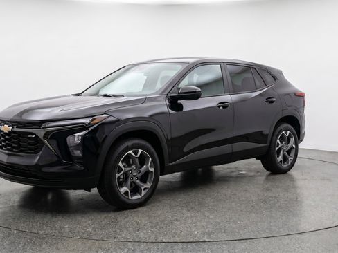 Used 2025 Chevrolet Trax LT FWD image 3