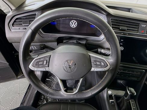 Used 2023 Volkswagen Tiguan SE image 19