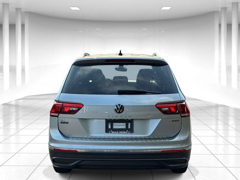Used 2022 Volkswagen Tiguan SE AWD/4WD image 7